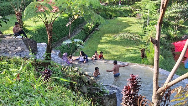 kolam renang anak di Cidahu Camping ground Camp Nusantara