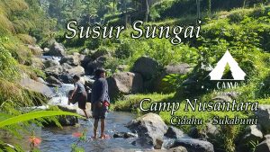 Anak-anak menikmati susur sungai di Camp Nusantara
