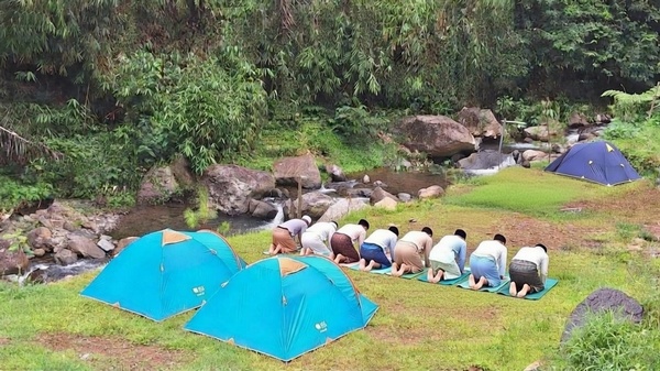 solat berjamaah saat camping di bulan ramadhan