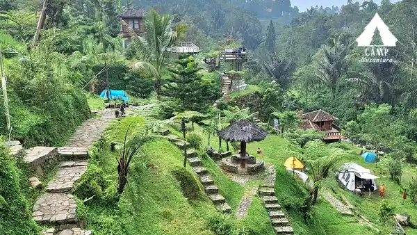 Suasana Camping Cidahu yang asri dan sejuk di kaki Gunung Salak