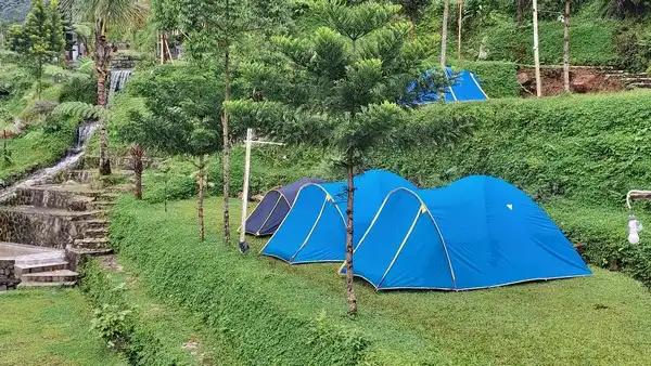tenda-dome-camping-di-cidahu-camp-nusantara